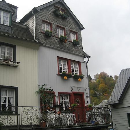 Gaestehaus Luise Bed & Breakfast Моншау Екстериор снимка