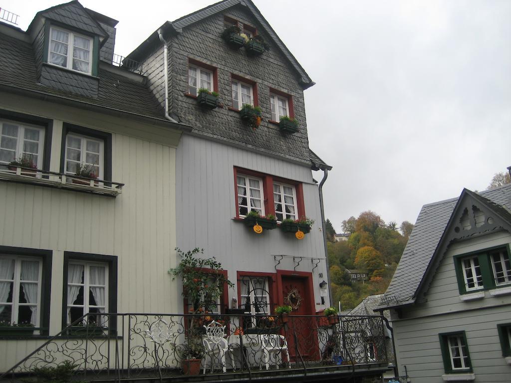 Gaestehaus Luise Bed & Breakfast Моншау Екстериор снимка
