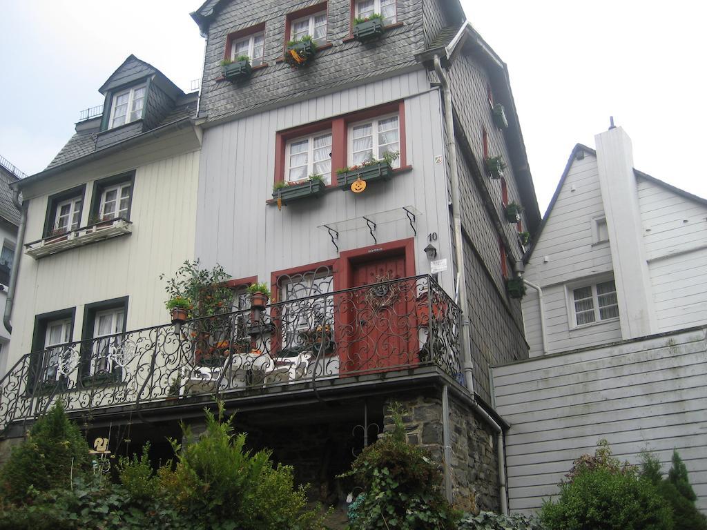 Gaestehaus Luise Bed & Breakfast Моншау Екстериор снимка