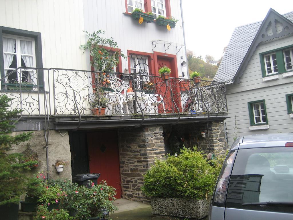 Gaestehaus Luise Bed & Breakfast Моншау Екстериор снимка